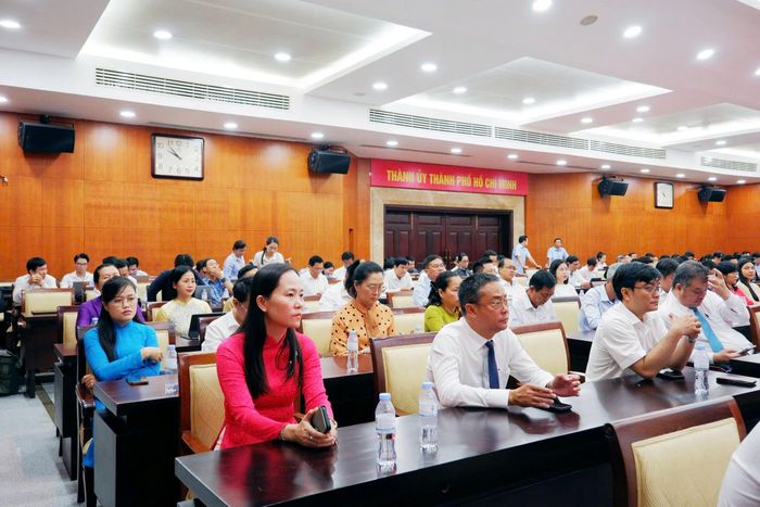 Các đại biểu tham dự lễ phát động