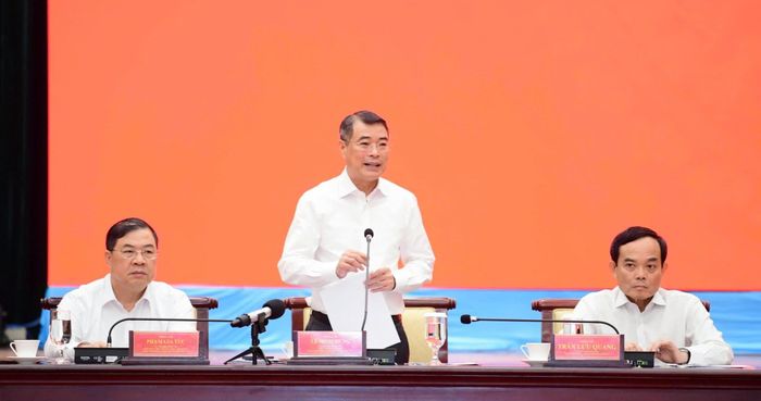 Thủ tướng Lê Minh Hưng làm việc với Ban Thường vụ Thành ủy Thành phố Hồ Chí Minh