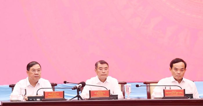 Thủ tướng Lê Minh Hưng làm việc với Ban Thường vụ Thành ủy Thành phố Hồ Chí Minh