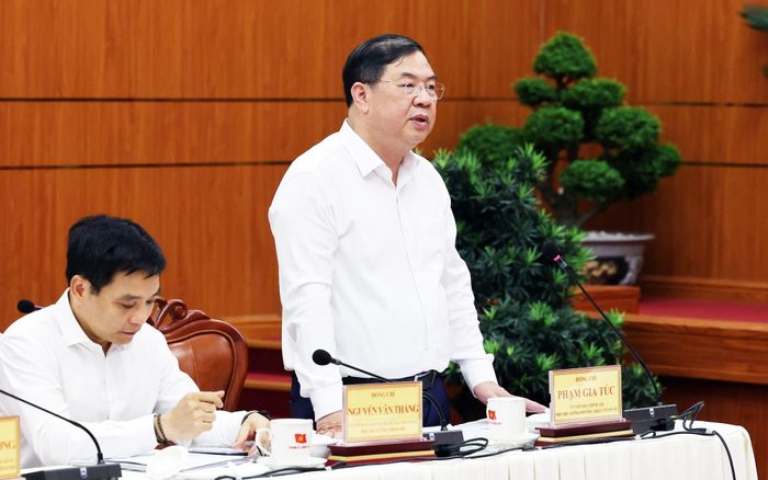 Phó Thủ tướng Thường trực Chính phủ Phạm Gia Túc phát biểu tại cuộc làm việc