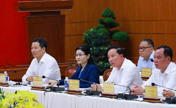 Ban Thường vụ Thành ủy Thành phố Đồng Nai tham dự cuộc làm việc