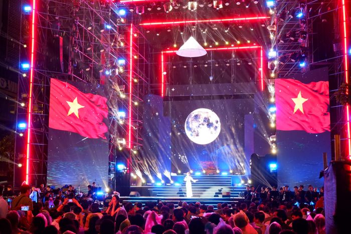 Chương trình là lời tri ân trang trọng gửi tới các thế hệ cán bộ, chiến sĩ đã hiến dâng tuổi trẻ, trí tuệ, máu xương và cả hạnh phúc riêng vì sự bình yên của Tổ quốc, vì cuộc sống yên lành của Nhân dân