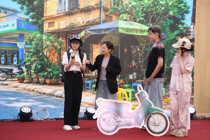Tiết mục của Đoàn Thanh niên MOIT - UNETI.