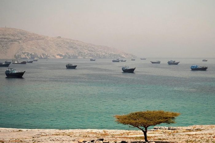 Mỹ và Iran có thể ký thỏa thuận chấm dứt xung đột, mở cửa eo biển Hormuz trong vài ngày tới. Ảnh: Reuters
