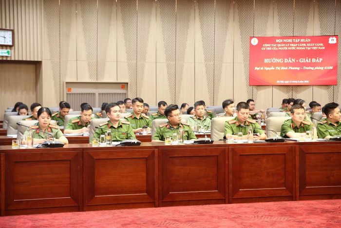 Quang cảnh hội nghị.