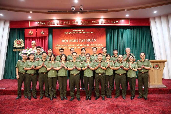 Các đại biểu tham dự hội nghị.