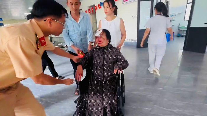 Người bị nạn được cấp cứu tại bệnh viện