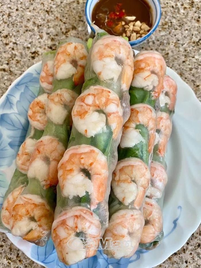 Gỏi cuốn tôm, thịt được xem là nguyên bản để sáng tạo ra món bún suông.