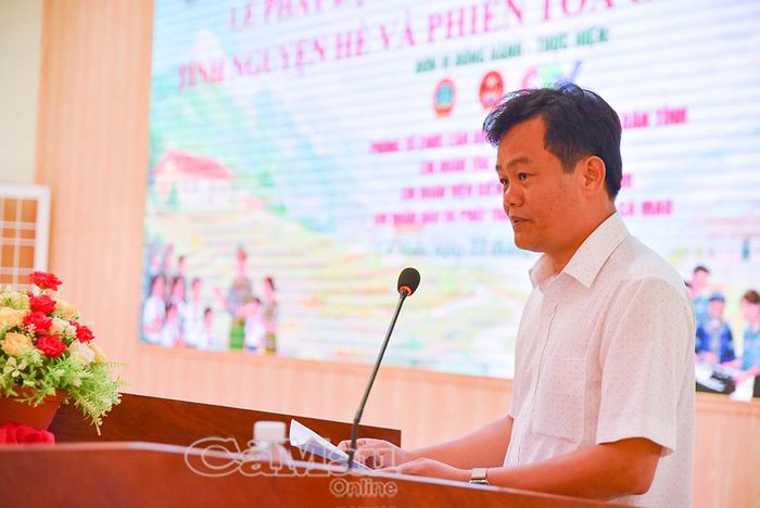 Đồng chí Ngô Minh Toại, Phó Bí thư Đảng ủy, Chủ tịch UBND Xã Phan Ngọc Hiển, phát biểu tại buổi lễ.