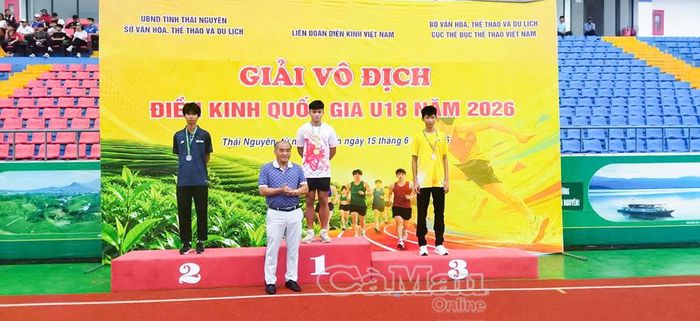 VĐV Trương Đăng Khoa giành Huy chương Bạc nội dung nhảy cao nam.
