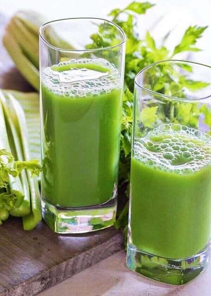 Bù đắp lượng chất xơ bằng ly nước ép cần tây vào cuối ngày để giúp cơ thể nhẹ nhàng hơn.