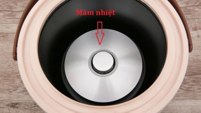 Cần rút điện trước khi vệ sinh mâm nhiệt.