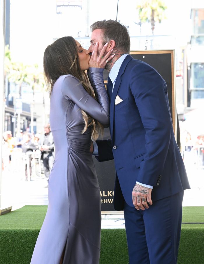 Vợ chồng Beckham hạnh phúc trong lễ vinh danh tại Hollywood