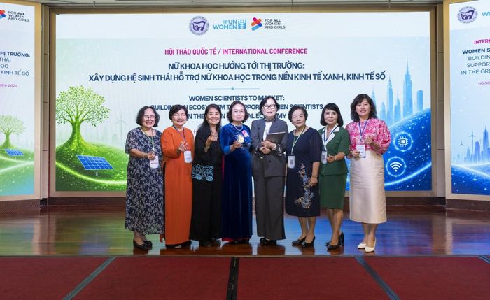 Các đại biểu tham dự hội thảo.