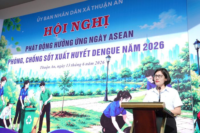 Phó Chủ tịch UBND xã Thuận An Nguyễn Thanh Hương phát biểu tại hội nghị. Ảnh: Vân Thư