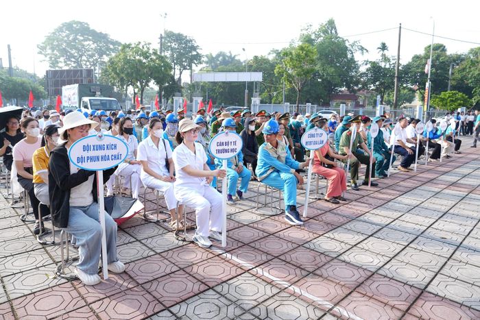 Các lực lượng tham gia lễ phát động hưởng ứng Ngày ASEAN phòng, chống sốt xuất huyết năm 2026. Ảnh: Vân Thư