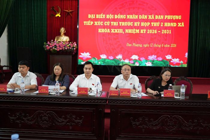 Tổ đại biểu số 2 HĐND xã Đan Phượng nhiệm kỳ 2026-2031 tiếp xúc cử tri 6 tổ dân phố thuộc khu vực thị trấn Phùng cũ. Ảnh: Nga Nguyễn