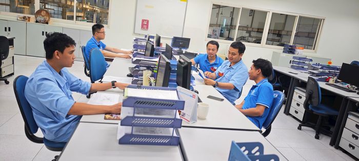 Các thí sinh tham gia cuộc thi trên máy.