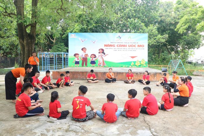 Các hoạt động tại Trại hè giúp gắn kết học sinh. Ảnh: PV
