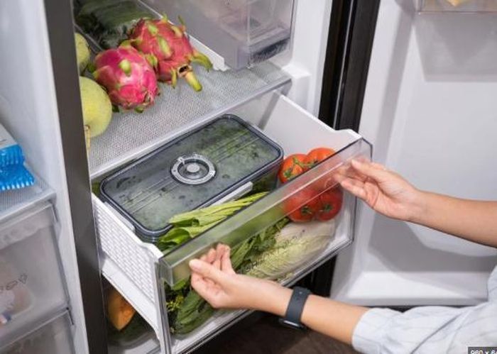Một trong những yếu tố quan trọng nhưng thường bị bỏ qua chính là cách sắp xếp thực phẩm trong tủ lạnh.