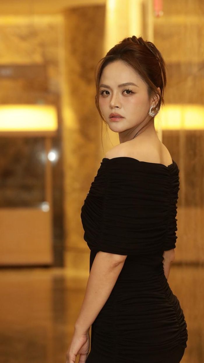 Trong phim, Thu Quỳnh vào vai Lan - nhân vật được đánh giá có sức nặng nhất tuyến phản diện. Lan là một bà trùm bí ẩn, bề ngoài mềm mỏng, điềm tĩnh nhưng sẵn sàng trở nên lạnh lùng, tàn nhẫn khi cần.