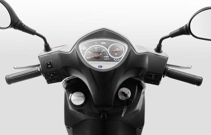 SYM Shark tạo ấn tượng bằng những đường nét mạnh mẽ và năng động hơn.