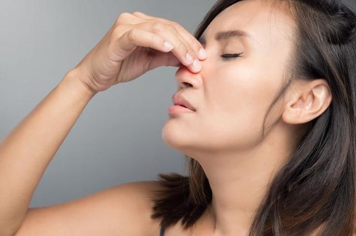 Phương pháp này phù hợp khi nghẹt mũi ở mức độ nhẹ đến trung bình và nên kết hợp cùng rửa mũi, xông hơi để đạt hiệu quả tốt hơn.