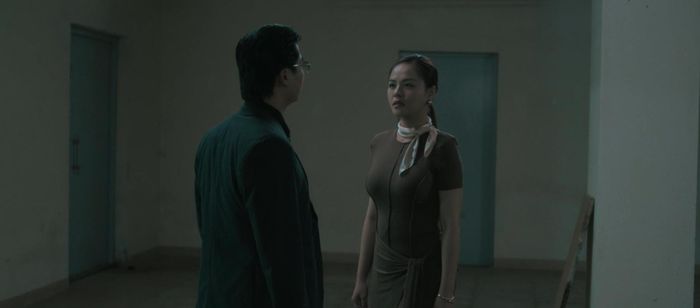 Lan (Thu Quỳnh) lại mang màu sắc phức tạp hơn khi là nhân vật hai mặt. Cô có vẻ ngoài mềm mỏng, điềm tĩnh nhưng bên trong là sự lạnh lùng, quyết đoán và khả năng kiểm soát cảm xúc đáng sợ.