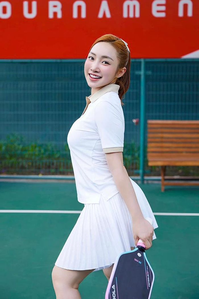 Lý Thùy Chang cho biết, cả hai lần mang bầu cô đều ăn ngủ được, không nghén nên tăng cân nhanh, gần chạm mốc 80 kg ở tháng cuối thai kỳ. Vợ diễn viên Chi Bảo nói 4 tháng đầu sau sinh bé Gia Linh, cô vẫn béo mũm mĩm, 'bụng một rổ mỡ', thường bị chồng trêu 'trông như bà bầu chưa đẻ'.
