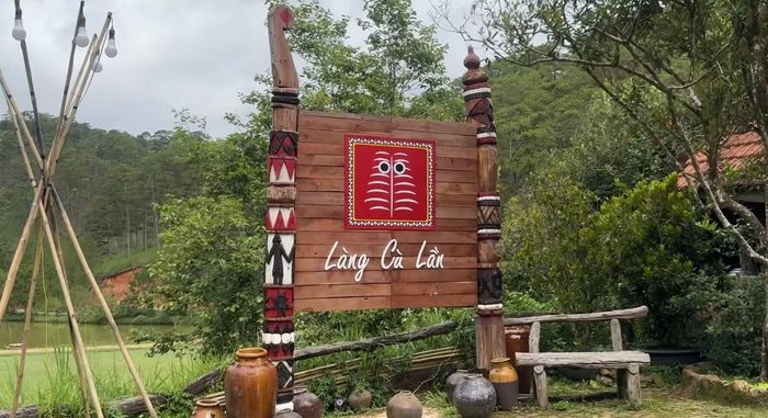 Làng Cù Lần.