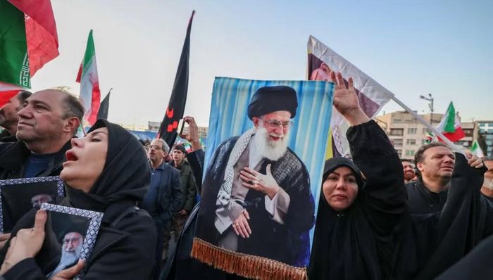 Nhiều nhà quan sát cho rằng yếu tố an ninh là nguyên nhân quan trọng khiến Tehran phải cân nhắc kỹ lưỡng trước khi công bố lịch trình tang lễ.