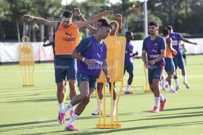  Ronaldo có nhiều khả năng sớm cân bằng kỷ lục với Messi. Ảnh: EPA. 
