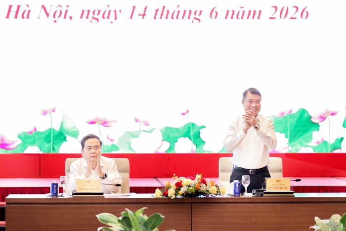 Chủ tịch Quốc hội Trần Thanh Mẫn và Thủ tướng Lê Minh Hưng chủ trì gặp mặt Lãnh đạo cơ quan thông tấn, báo chí và phóng viên chuyên trách của các lãnh đạo Đảng, Nhà nước. Ảnh: ĐBND