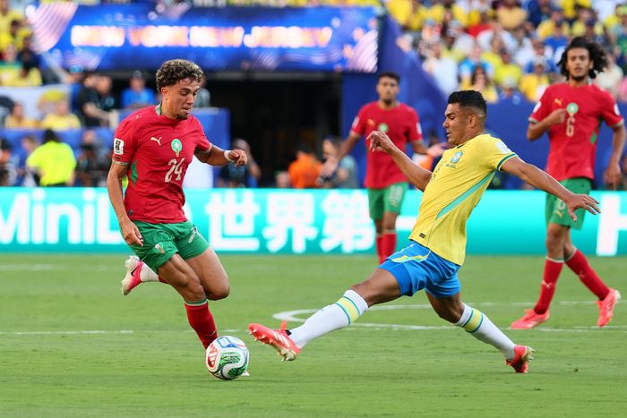 Casemiro bị lu mờ ở trận gặp Morocco. Ảnh: Reuters. 