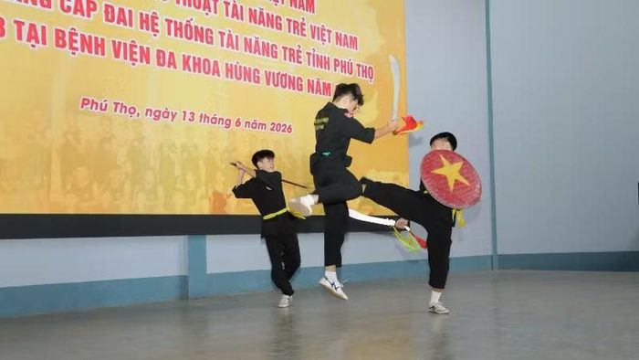 Các võ sinh biểu diễn tại buổi lễ.