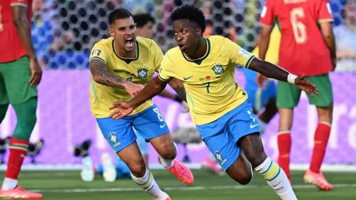 Vinicius Junior mang về bàn gỡ hòa 1-1 cho Brazil sau khi bị dẫn trước. (Ảnh: FIFA)