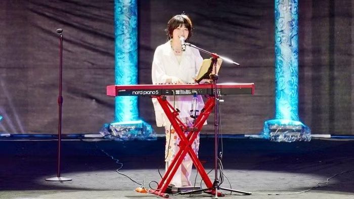 Đến với chương trình, nghệ sĩ Kawanishi Natsuki trình diễn các ca khúc trẻ trung, đầy năng lượng.