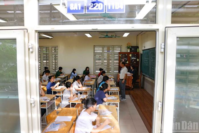 Thí sinh trong phòng thi.