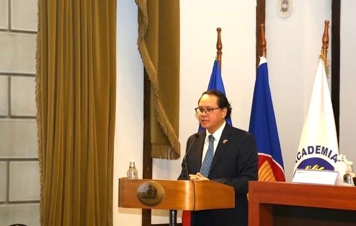 Đại sứ Việt Nam tại Chile Nguyễn Việt Cường chia sẻ tại chương trình.