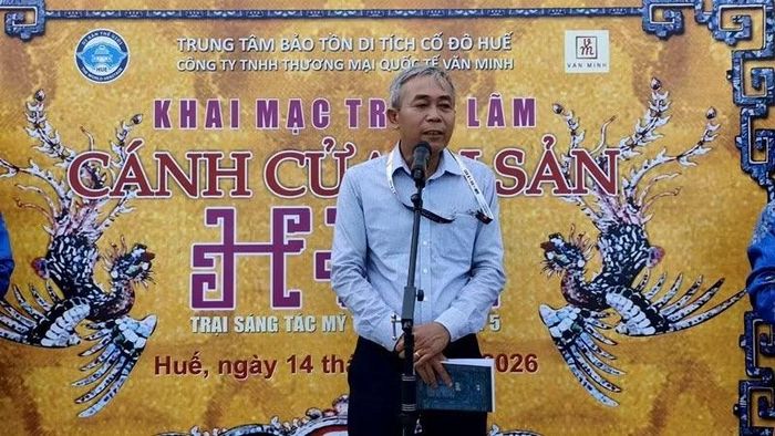 Ông Nguyễn Phước Hải Trung, Phó Giám đốc Trung tâm Bảo tồn di tích Cố đô Huế phát biểu khai mạc triển lãm.