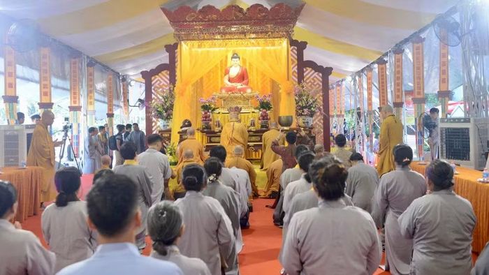 Đại lễ tưởng niệm, kỳ siêu được tổ chức tại Công viên Lê Thị Riêng.