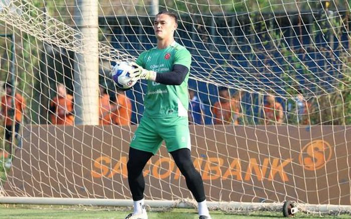Patrik Lê Giang không chỉ cứu thua, mà còn giữ cho CA TP HCM sự bình tĩnh trong những thời điểm dễ vỡ nhất