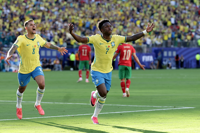 Vinicius gỡ hòa 1-1 cho Brazil. Ảnh: AP