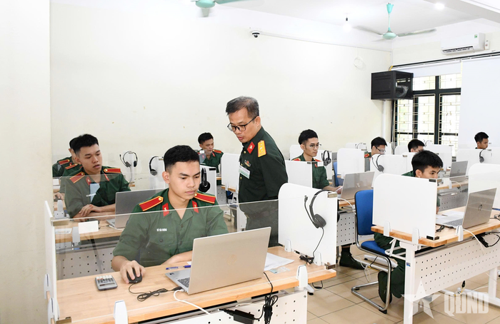 Học viên Học viện Kỹ thuật Quân sự tham gia thi thử trong chương trình vận hành thử hệ thống thi đánh giá năng lực.