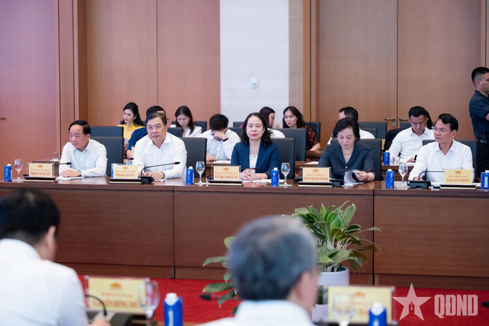 Các đại biểu tham dự cuộc gặp mặt. Ảnh: VŨ HIẾU