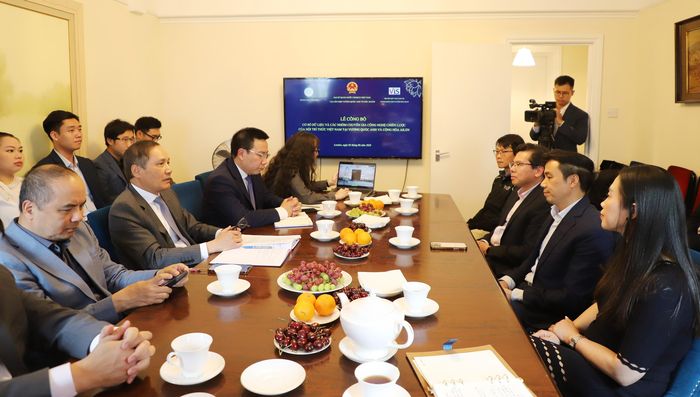 Lễ công bố Cơ sở dữ liệu và các Nhóm chuyên gia công nghệ chiến lược của Hội Trí thức Việt Nam tại Anh và Ireland (VIS). Ảnh: TTXVN