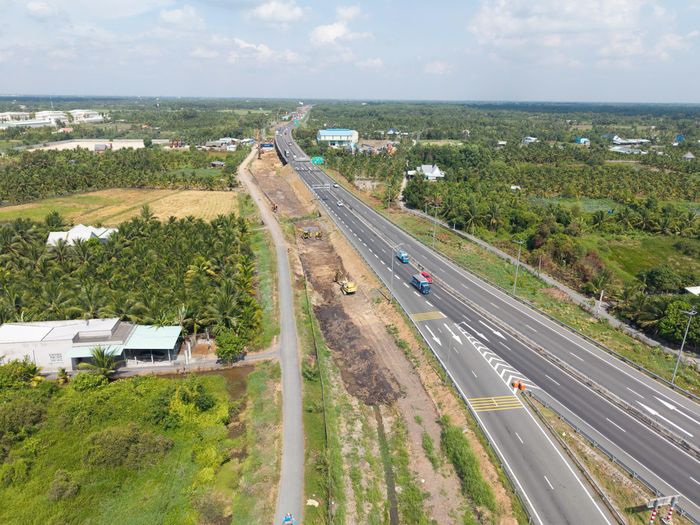  Tập đoàn Đèo Cả và các đơn vị liên danh đã vượt qua nhiều khó khăn, nhanh chóng triển khai thi công dự án mở rộng cao tốc TPHCM - Trung Lương - Mỹ Thuận 