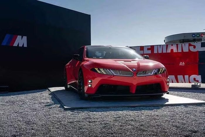 Mẫu xe BMW M3 sắp được áp dụng chiến lược đa dạng hệ truyền động mà hãng xe Đức đang triển khai trên toàn bộ danh mục sản phẩm. Phiên bản dùng động cơ đốt trong của M3 vẫn sẽ ra mắt, nhưng trước đó BMW đã vén màn M Concept Neue Klasse.