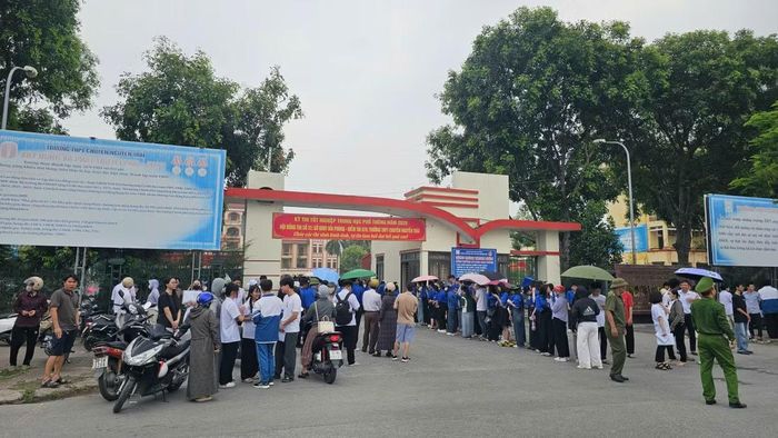 Sau thi tốt nghiệp THPT là giai đoạn cơ thể và tâm trí học sinh dễ tổn thương nhất