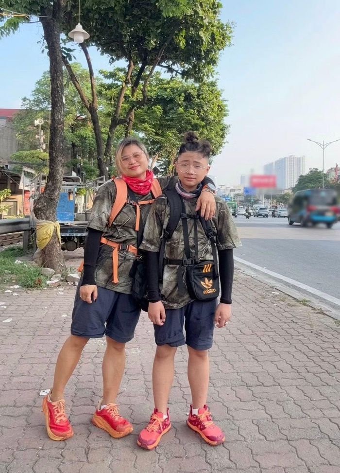 "Trên mỗi cung đường luôn có những con người tử tế sẵn sàng trao đi yêu thương mà không cần nhận lại điều gì", chị Phương tâm sự.